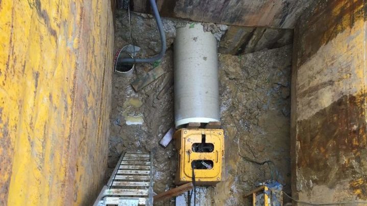 Sewer installation using microtunnelling